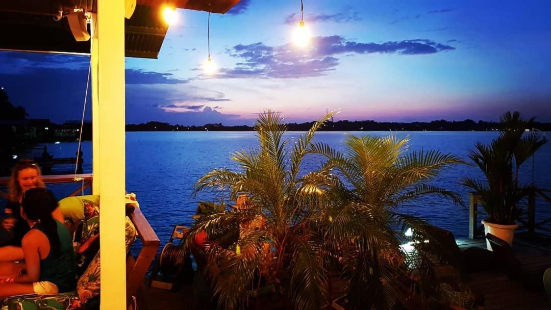 Hostel Mamallena Bocas Del Toro (Adults Only) Eksteriør billede