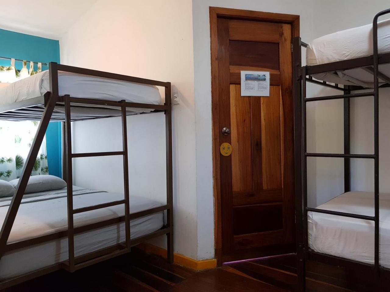 Hostel Mamallena Bocas Del Toro (Adults Only) Eksteriør billede